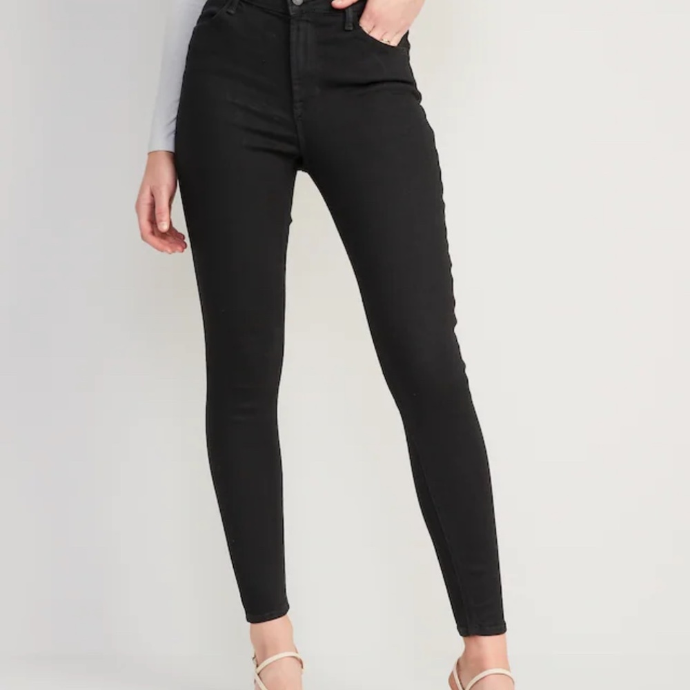High-Rise Black Skinny Jeans - Women